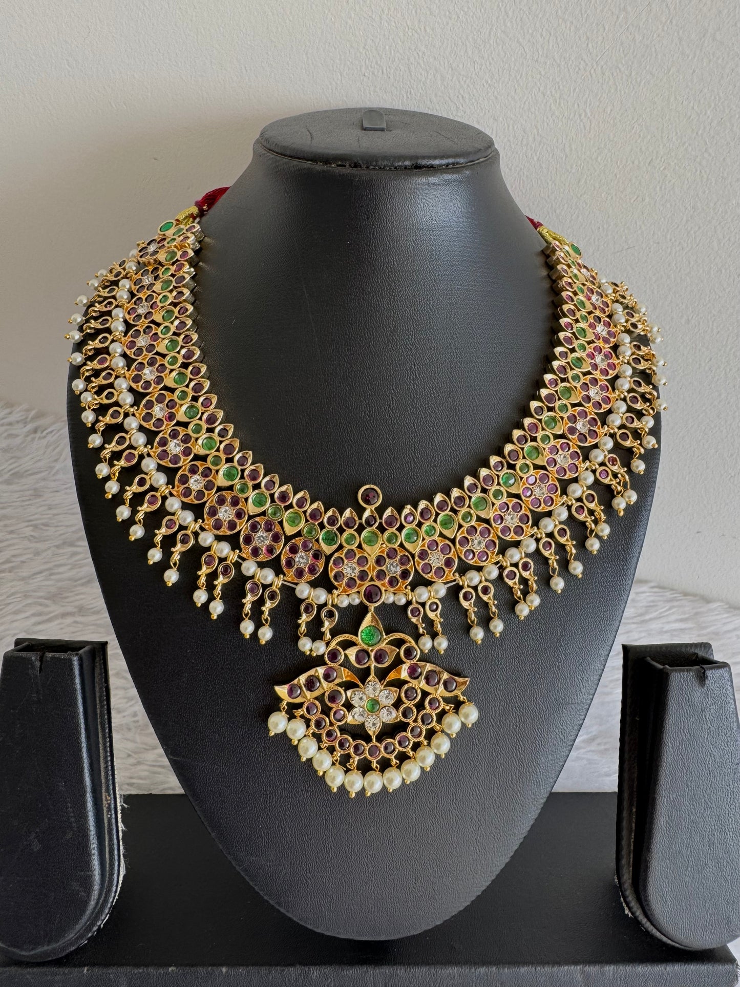 Gold tone precious kemp-green-white pearl mango big necklace dj-52261