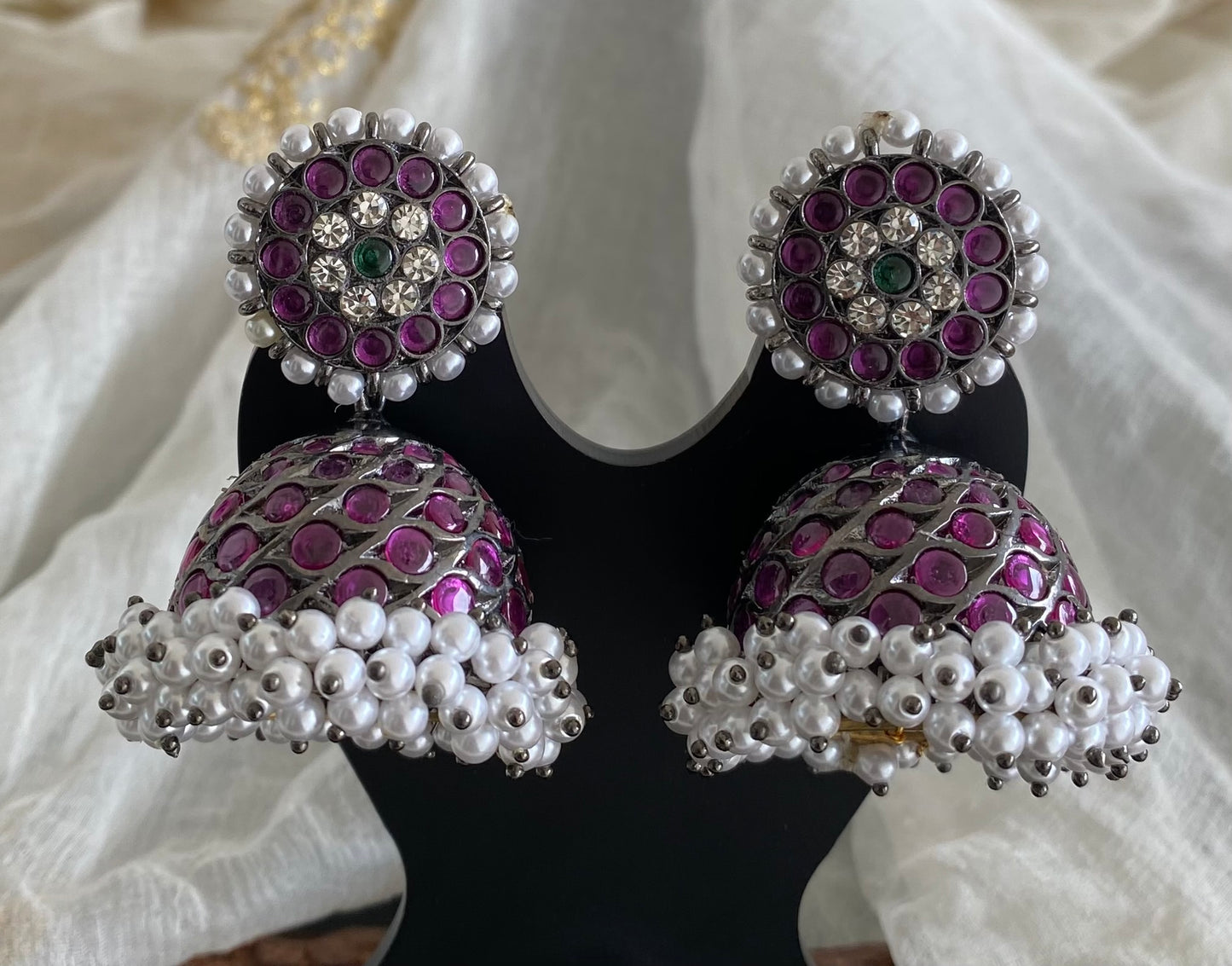 Black finish precious kemp-green-white stone pearl big jhumkka dj-53960