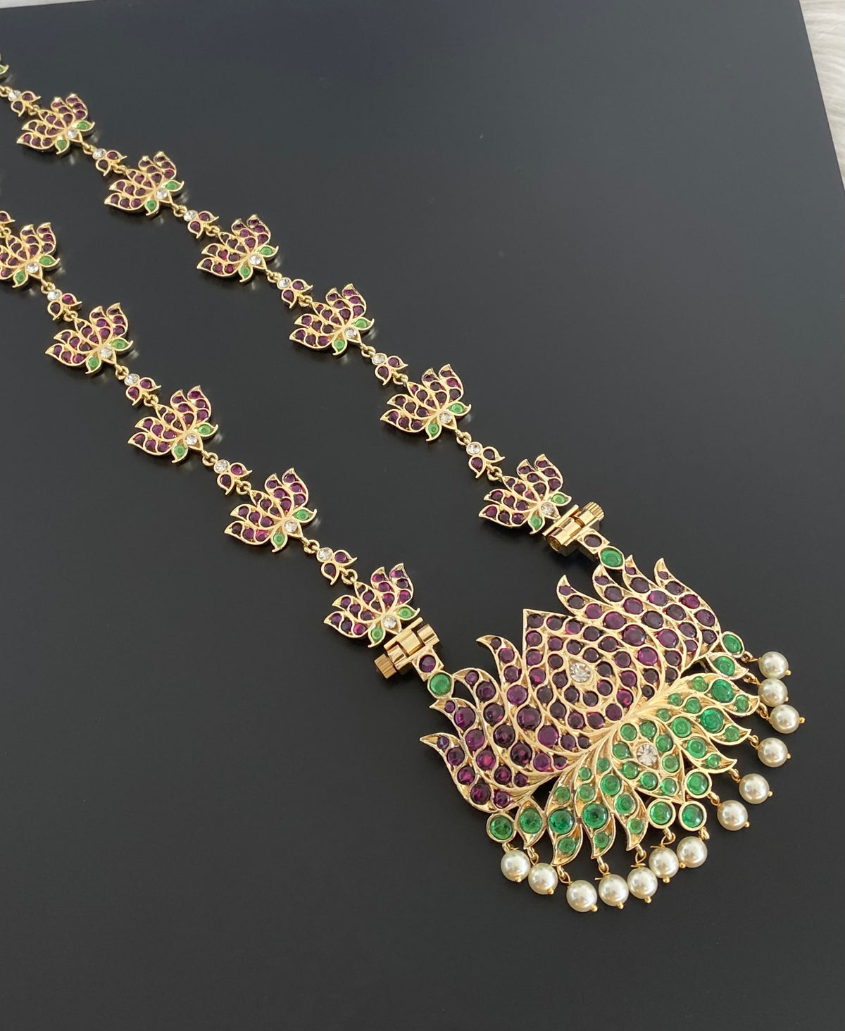 Gold tone precious kemp-green-white pearl lotus haar dj-54722