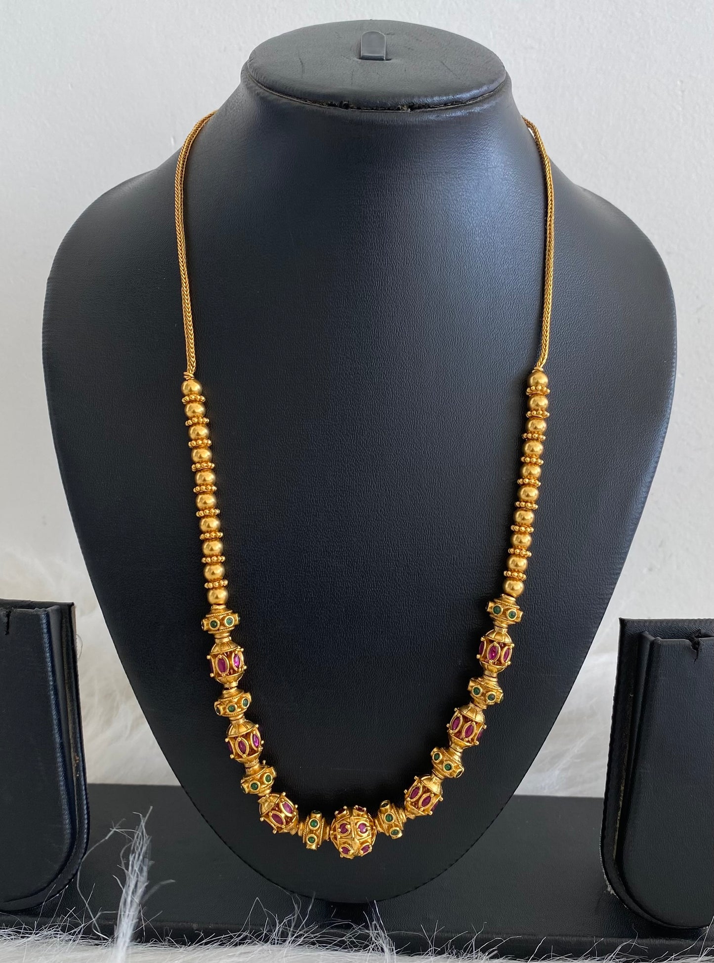 Gold tone kemp-green beaded chain/necklace dj-54559