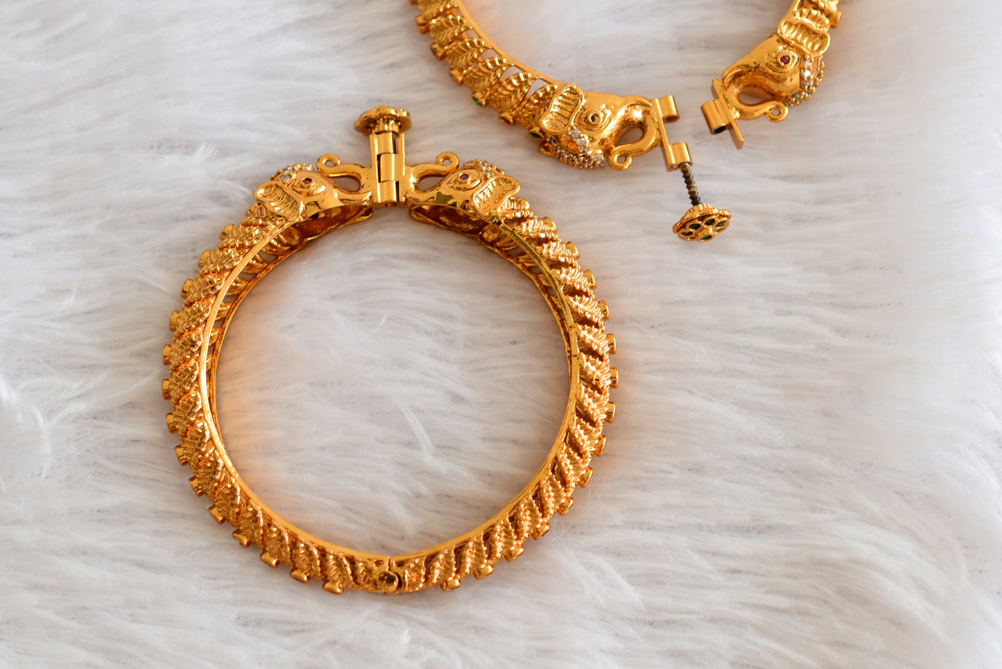 Matte finish ruby-green elephant flower screw type kada/bangles(2.4) dj-51785