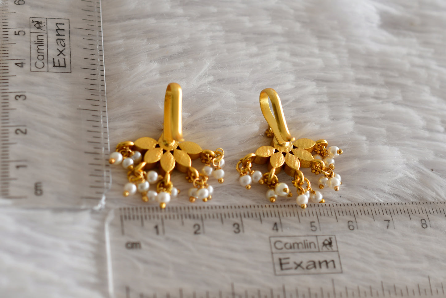 Gold tone pink-green-white kundan jadau bugadi earrings dj-52489