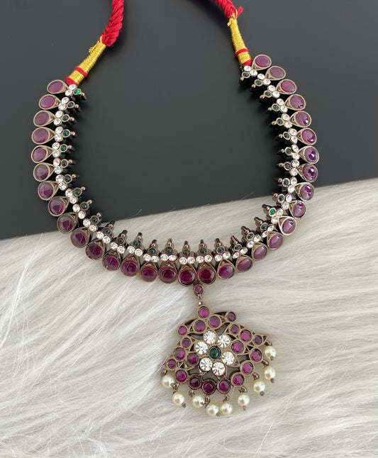 Black finish precious kemp-green-white pearl flower necklace dj-53951