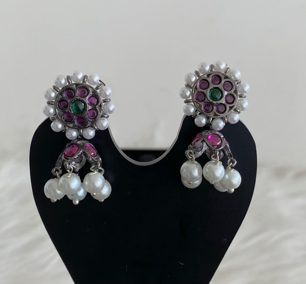 Black finish precious kemp-green pearl jhumkka dj-55014