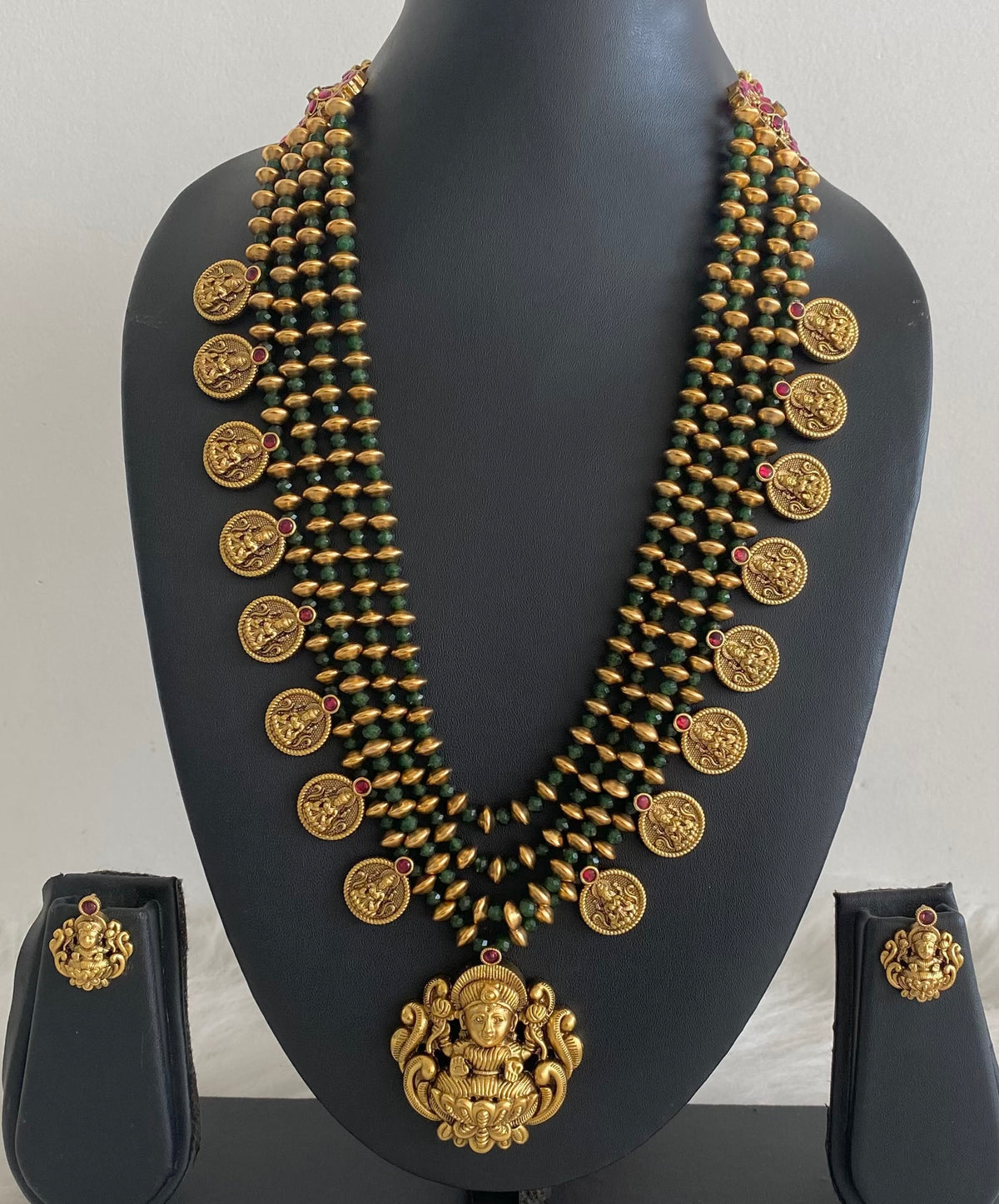 Antique gold tone green beaded layers lakshmi short haar set dj-54968