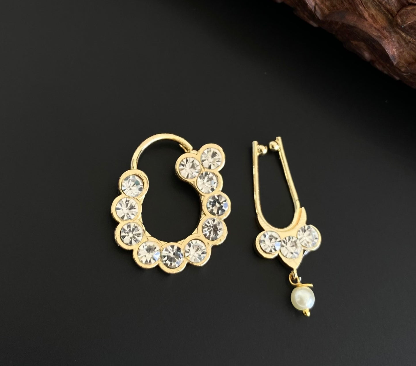Gold tone precious white stone pearl nathu-bulakku(nose pin) dj-53382