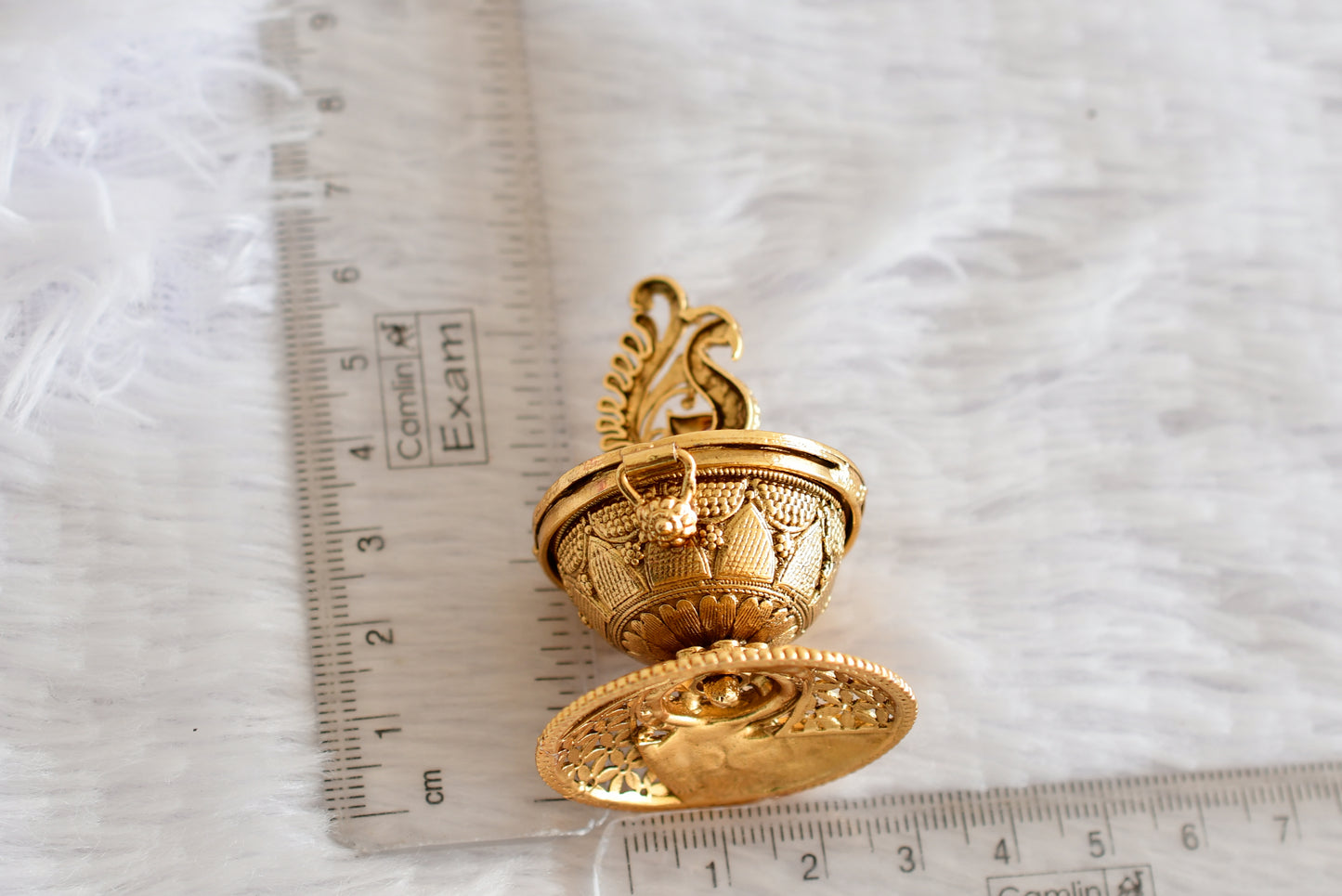 Antique gold tone kemp-green peacock kumkum box dj-52317