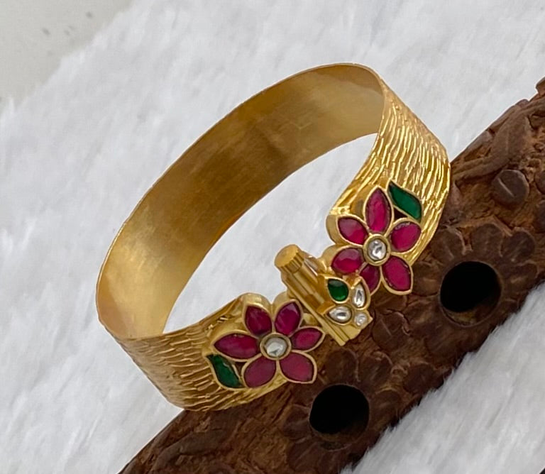 Matte finish pink-green-white Kundan jadau flower screw type kada(2.6) dj-53510