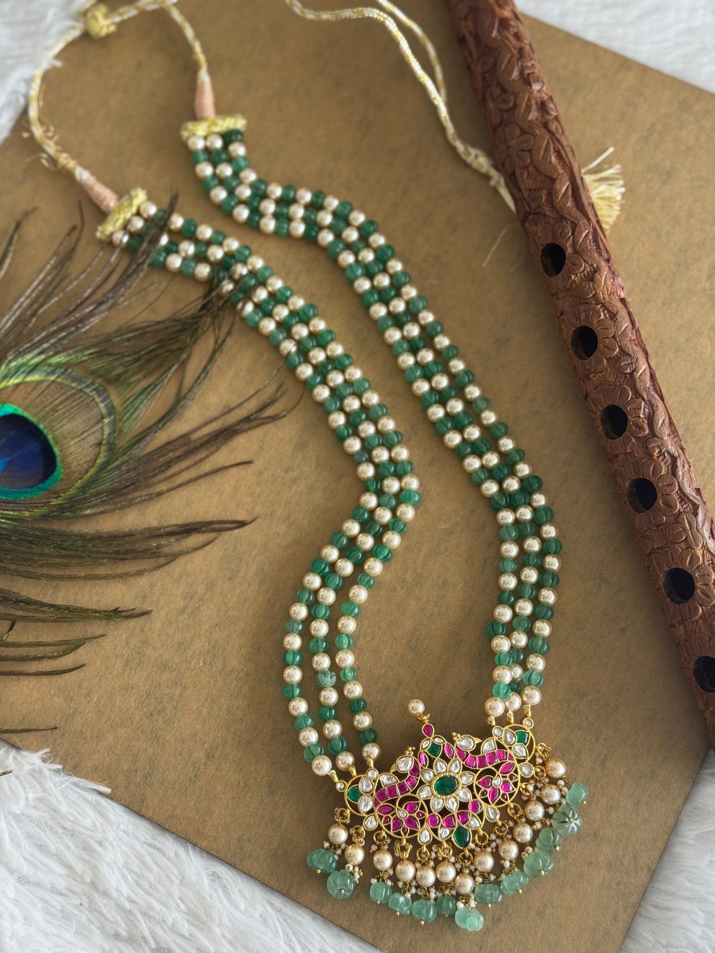 Matte finish pink-green-white kunan jadau agate peacock beaded short haar dj-51552