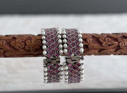 Black finish precious kemp pearl screw bangles(2.6) dj-51437