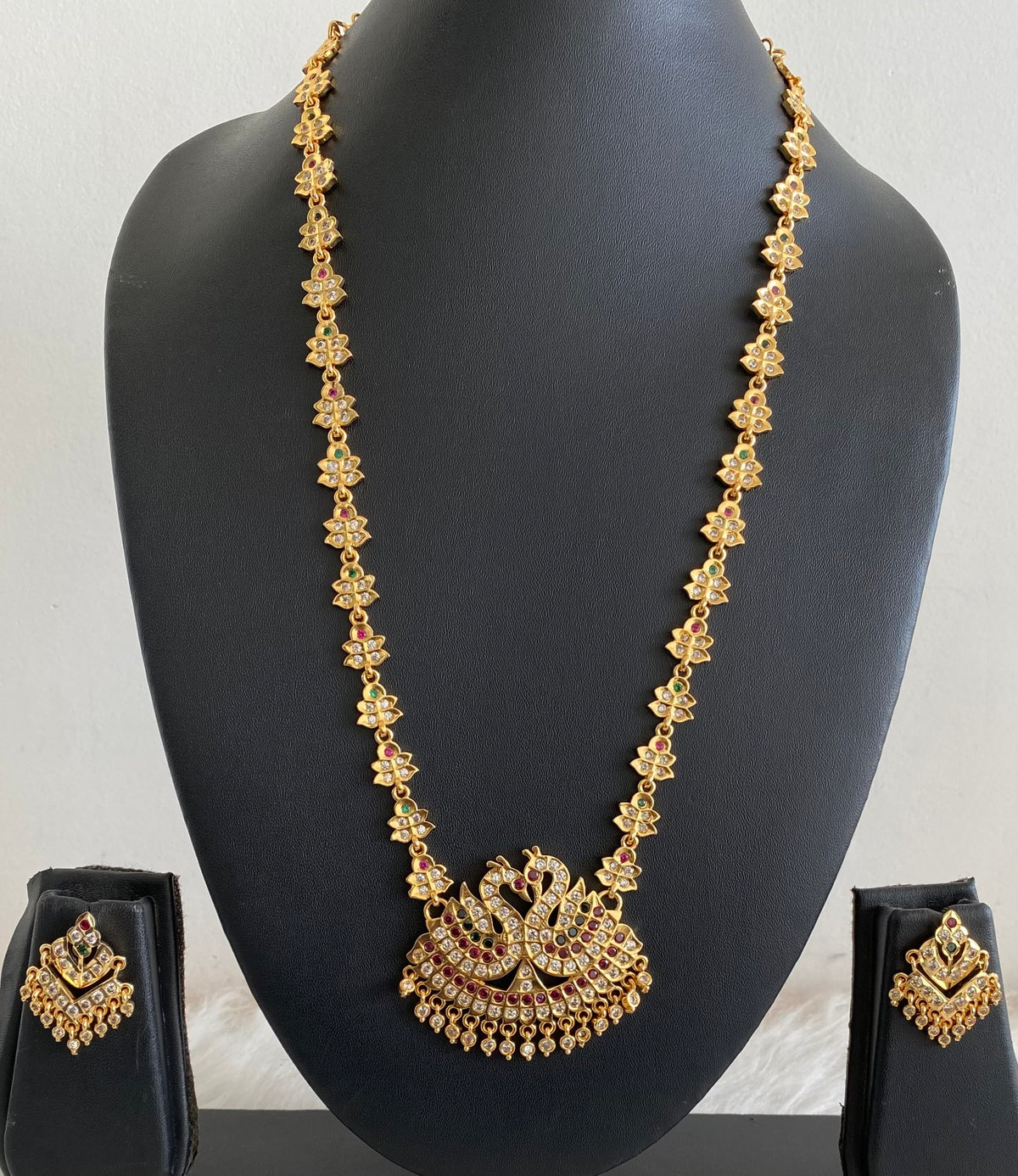 Gold tone south indian style AD white-pink-green swan short haar set Dj-54926