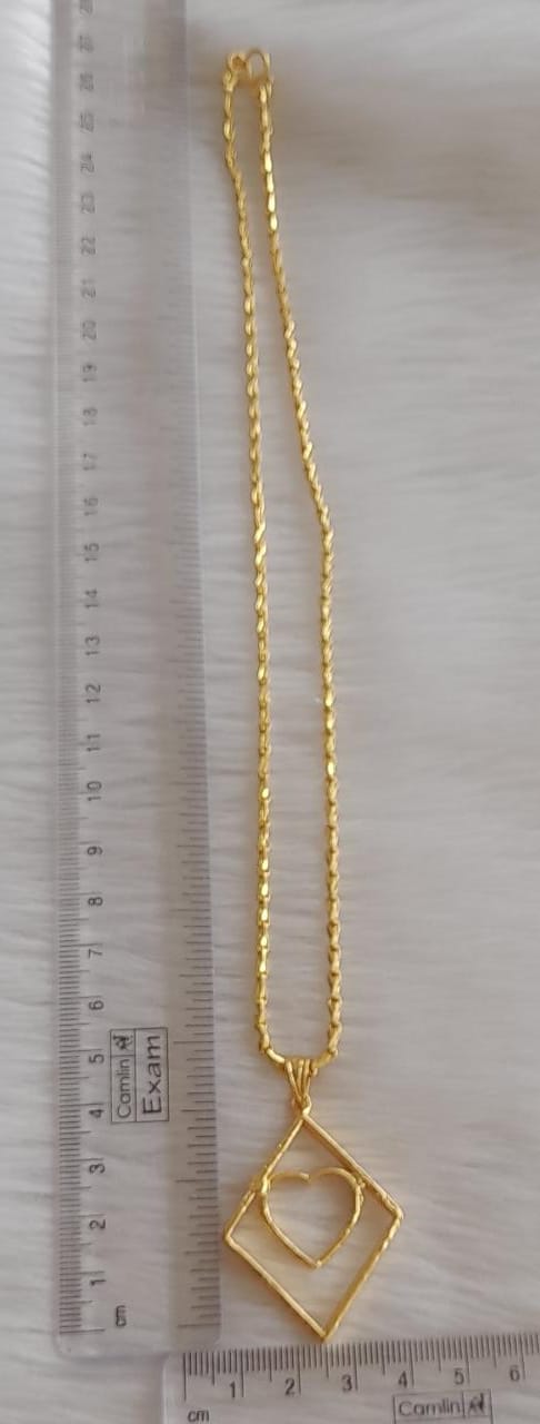 Gold tone 18 inches chain with heart pendant dj-43268
