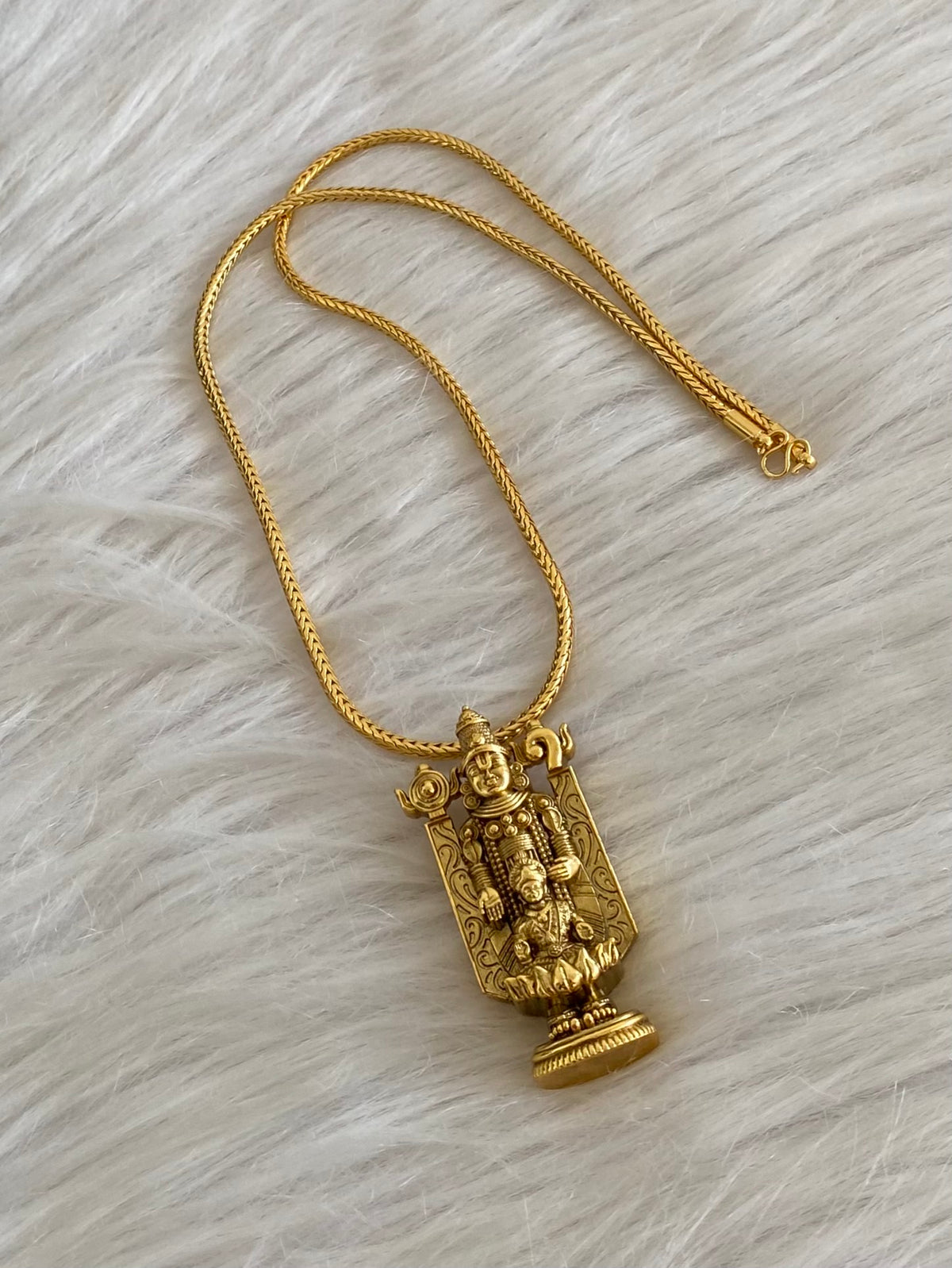 Gold tone 24 inches chain with shri thirumal lakshmi pendant dj-55111
