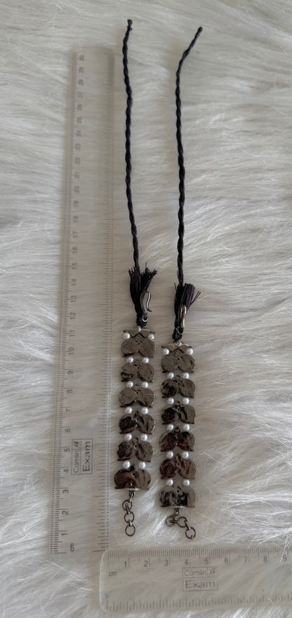 Black finish precious kemp-green pearl mango ear side chain Dj-51172