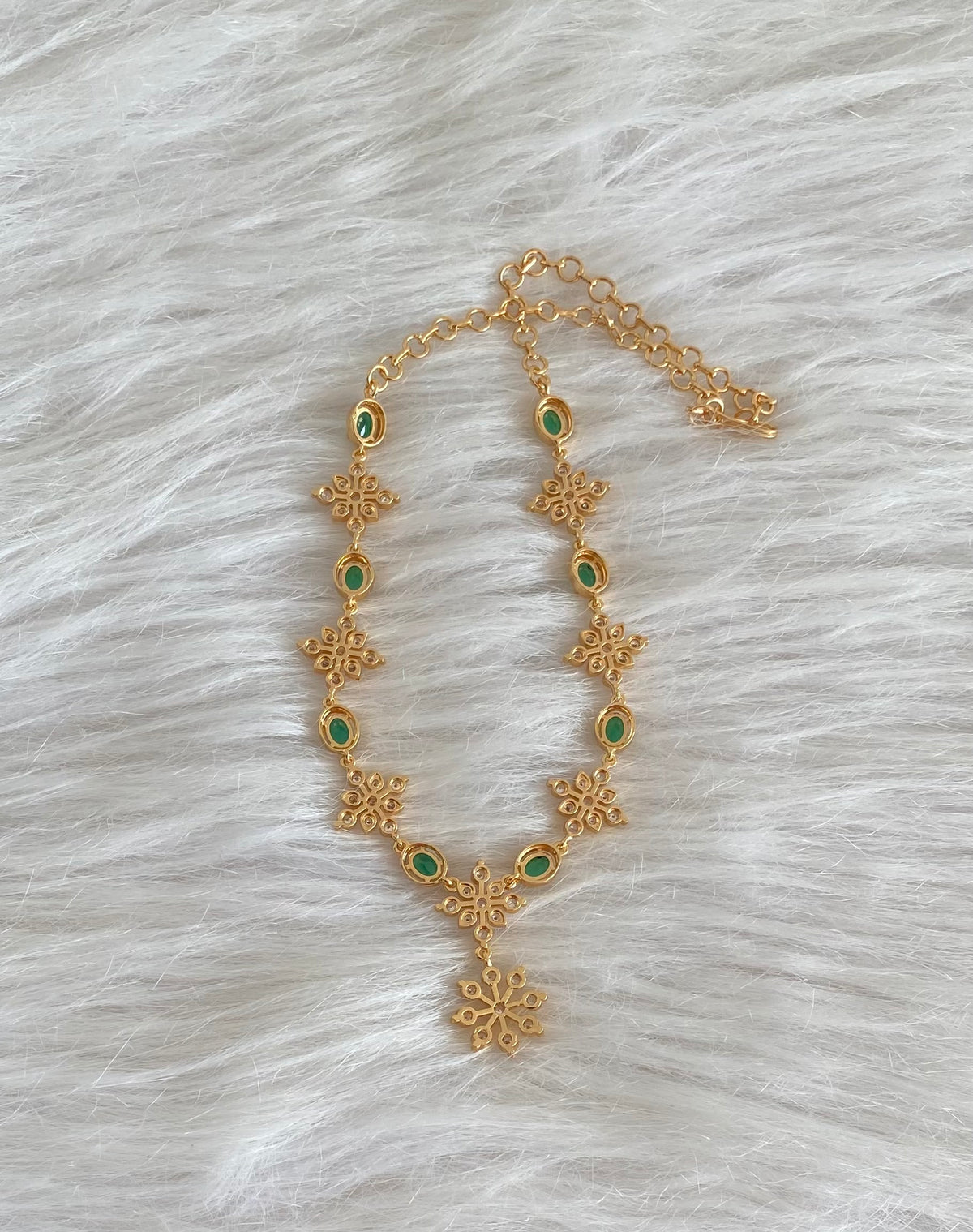 Gold tone green stone necklace dj-54928
