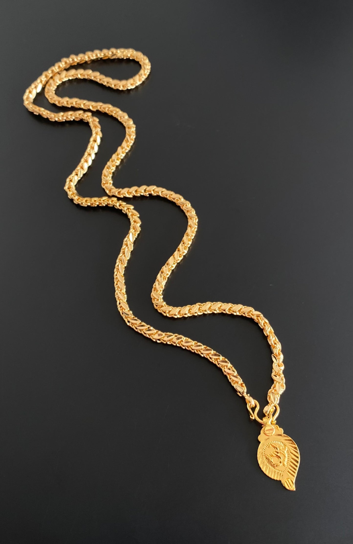 Gold tone 24 inches chain with om pendant dj-54378