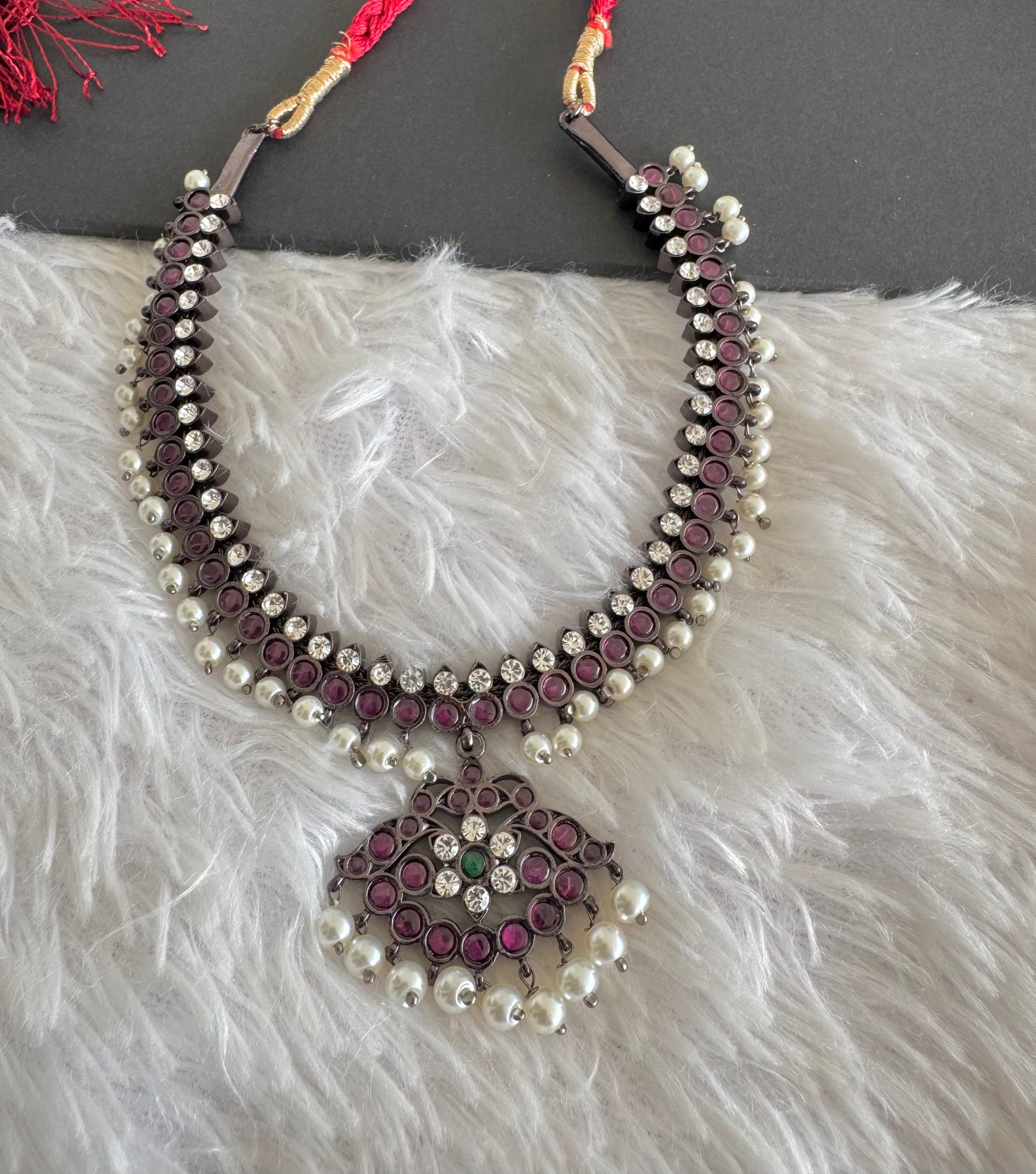 Black finish precious kemp-green pearl necklace dj-52286