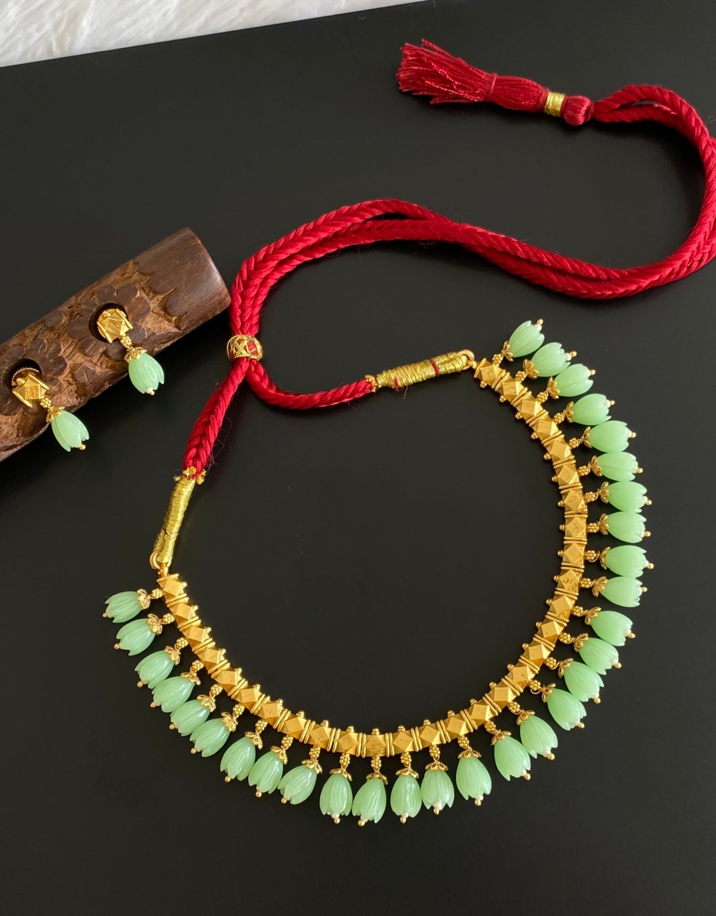 Antique gold tone sea green tulip beaded necklace set dj-54366