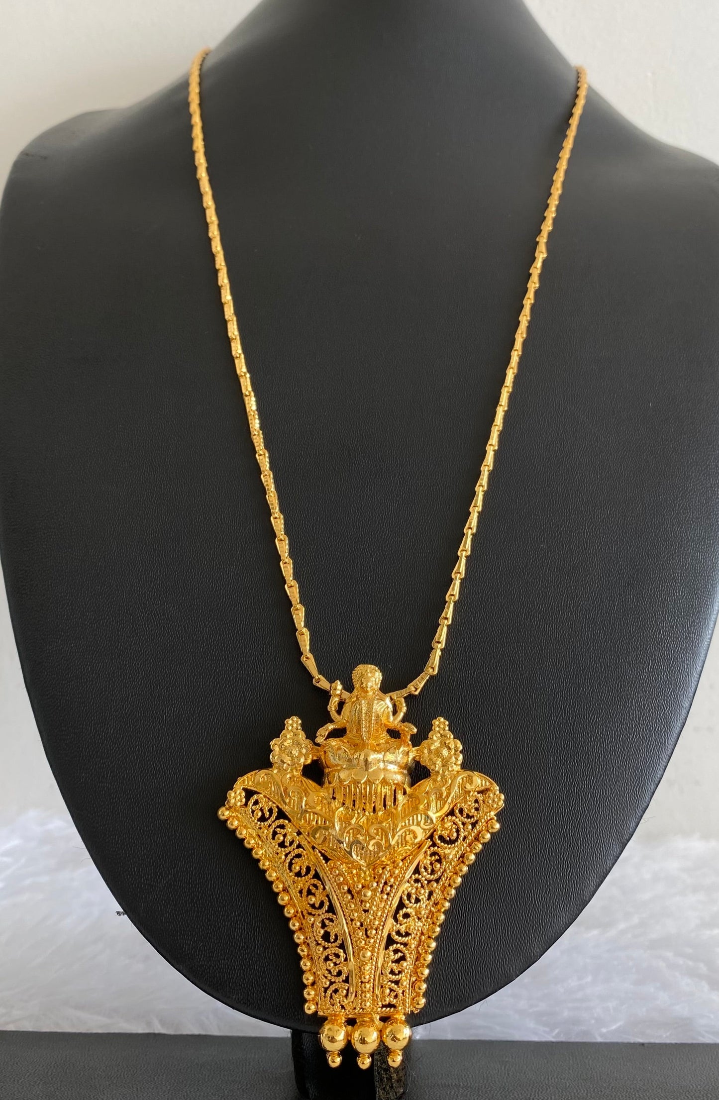 Gold tone 24 inches chain with lakshmi pendant dj-54363