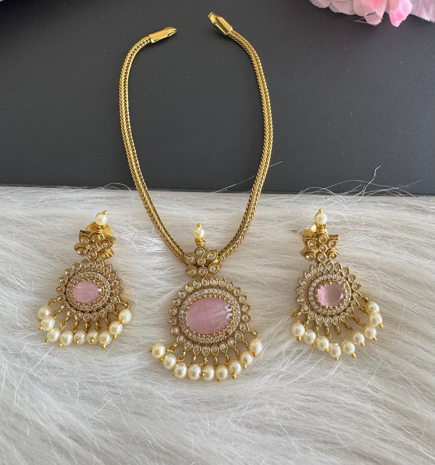 Antique gold tone cz baby pink oval stone necklace set dj-51204