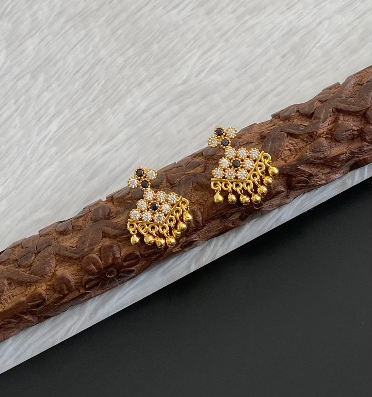 Gold tone black-white stone pathakkam earrings dj-54903