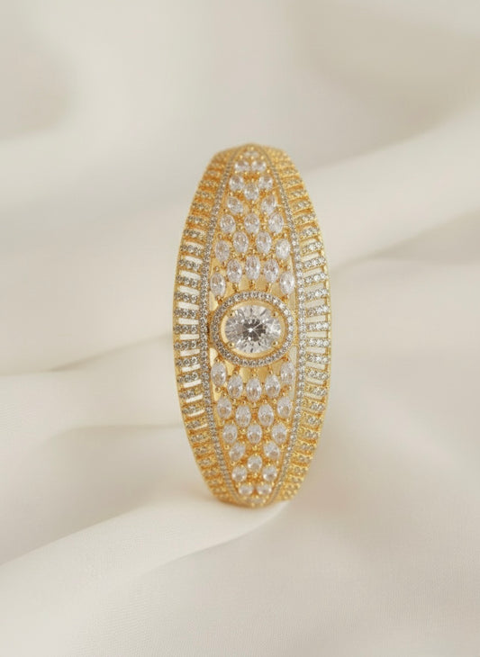 Gold Tone Cz White Lock type Bracelet DJ26277