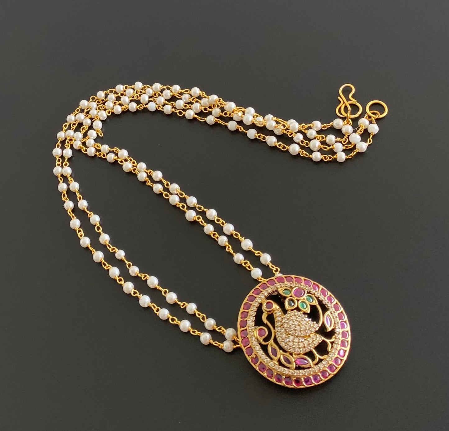 Antique gold tone kemp-green-white peacock pearl necklace dj-53698