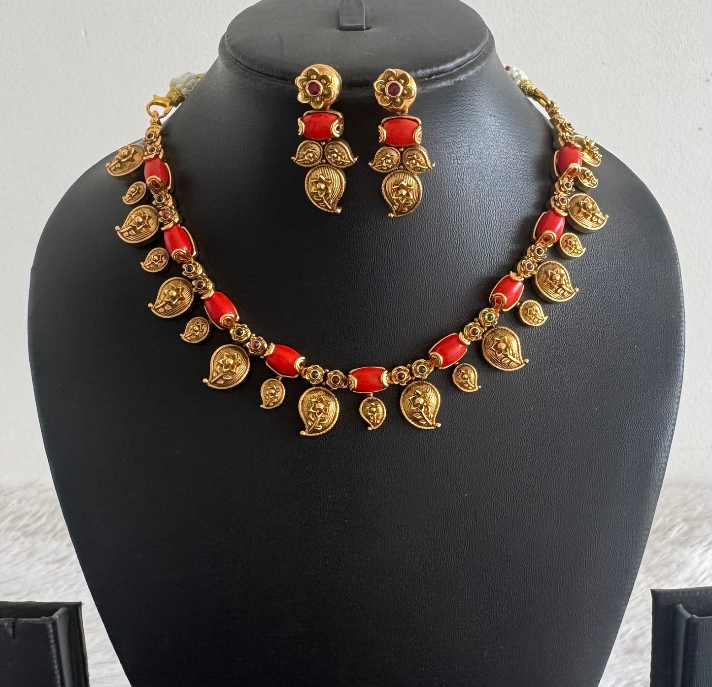 Matte finish coral beaded mango necklace set dj-52080