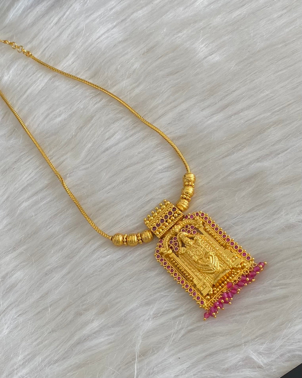 Gold tone pink stone with beaded thirumal necklace dj-54786