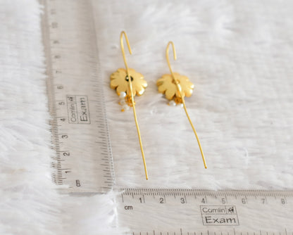 Gold tone pink-white kundan jadau flower bugadi needle earrings dj-52461