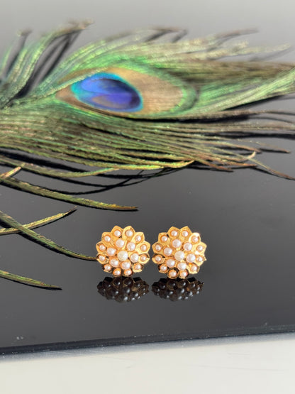 Gold tone pearl beaded stud/earrings dj-51618
