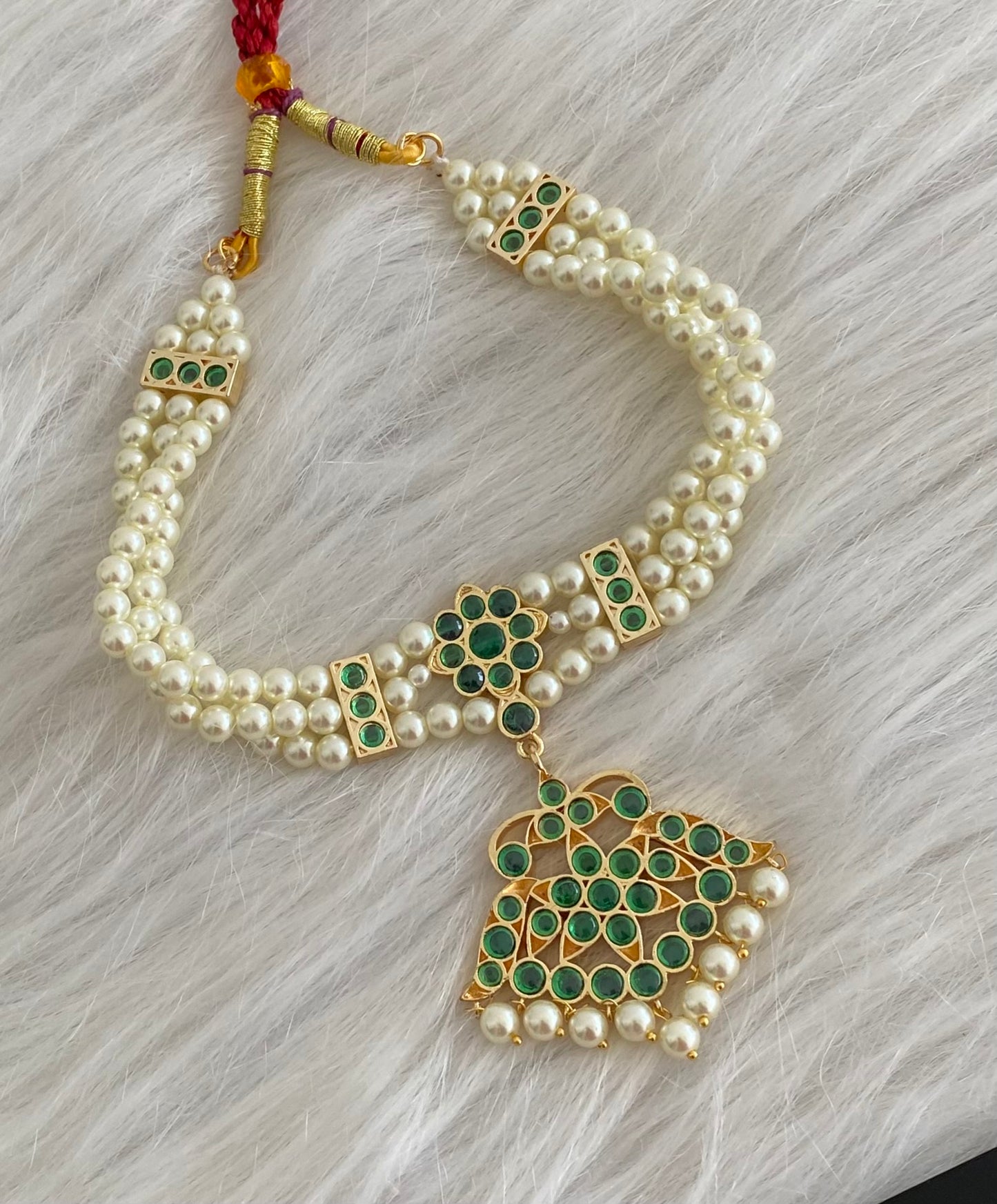 Gold tone precious kemp-green pearl reversible flower choker necklace dj-53935