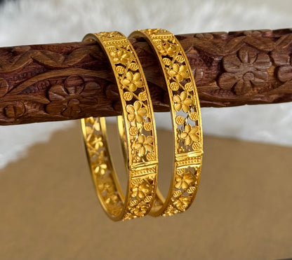 Gold tone designer flower bangles(2.8) dj-51752