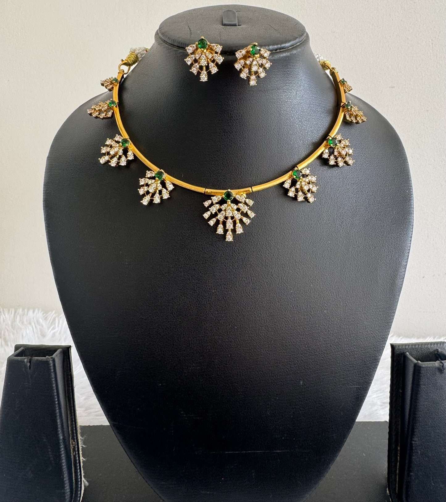 Matte finish cz white-green kanti necklace set dj-52116