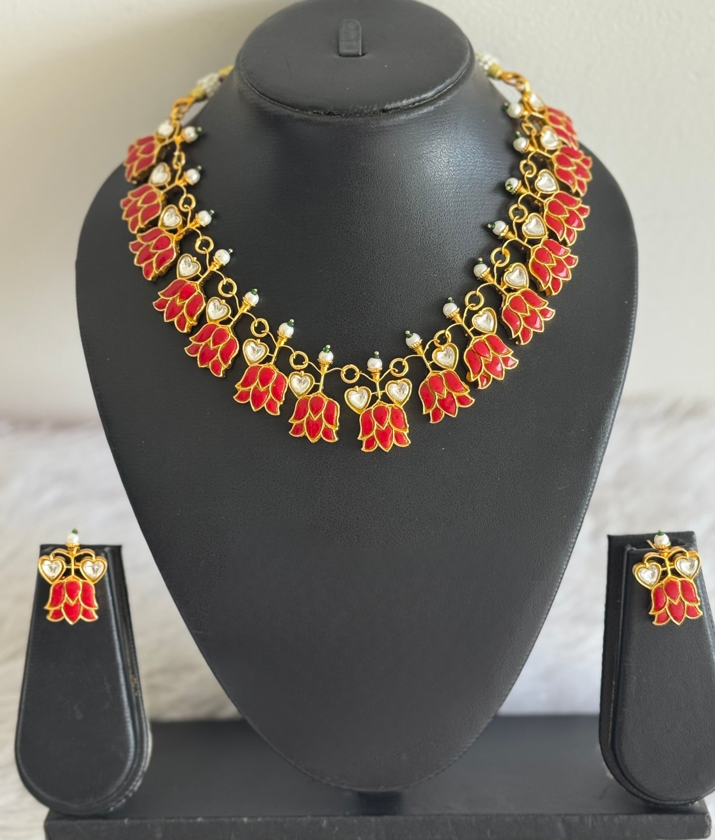 Gold tone coral-white kundan jadau lotus necklace set dj-51543