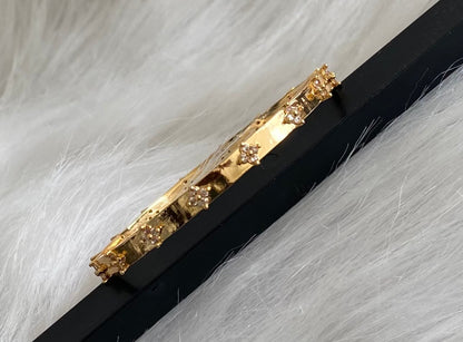 Gold tone white stone single bangle (2.6) dj-54200