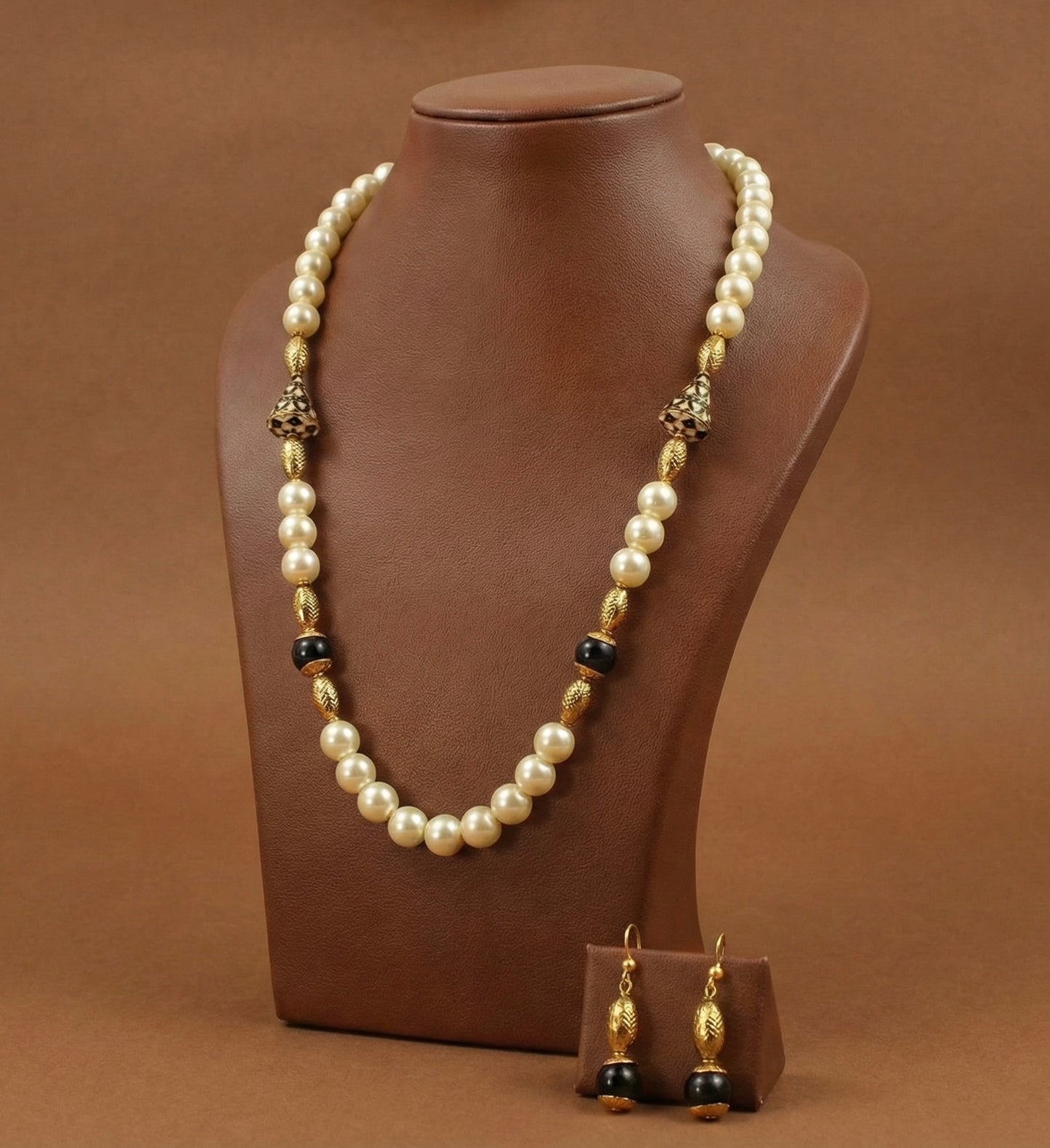 Gold tone pearl-black meenakari beaded necklace set-dj04425