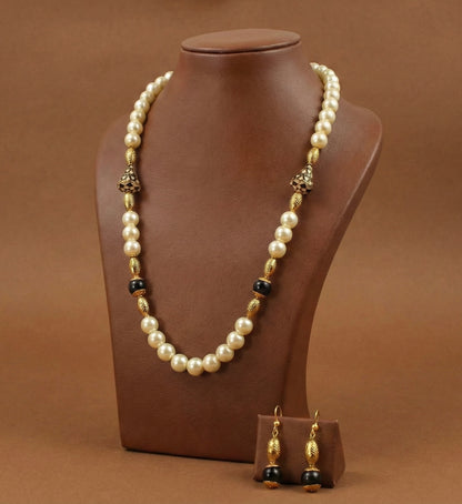 Gold tone pearl-black meenakari beaded necklace set-dj04425