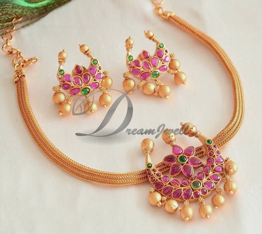Matte Finish kemp-green moon choker set DJ30343