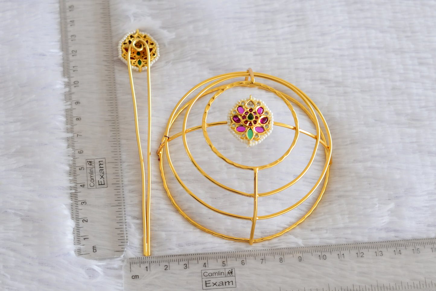 Gold tone kemp-green bun cage-hair accessory with stick Dj-52334