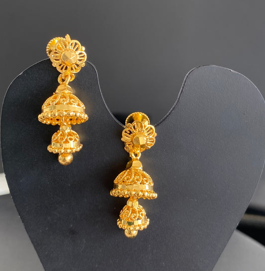 Gold tone flower screw back step jhumkka-dj52896