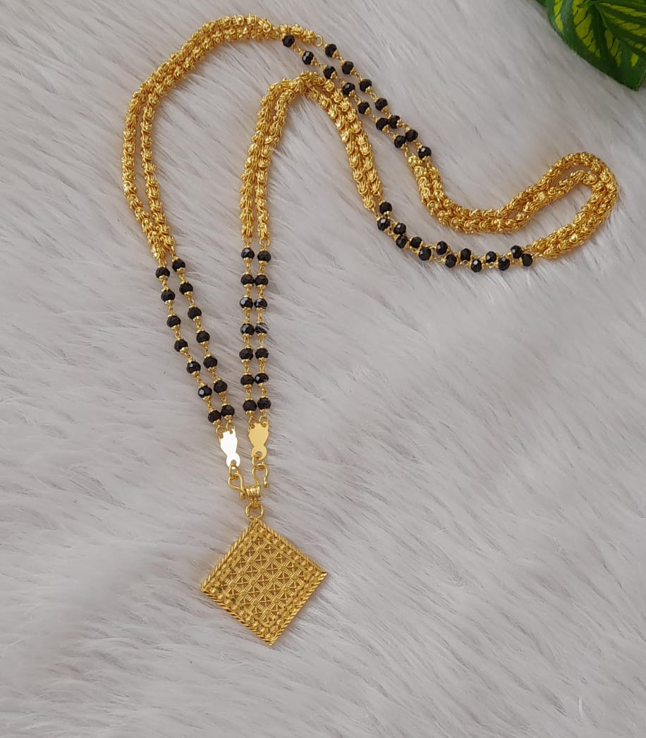 Gold tone 24 inches double layer karimani chain with pendant dj-47336