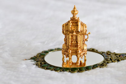 Antique gold tone pearl Ma Lakshmi kumkum box dj-52321