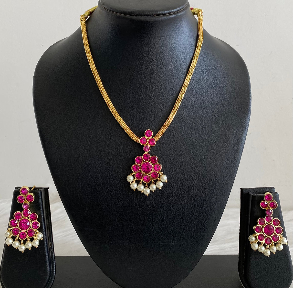 Gold tone AD balaji/rani pink stone pearl attigai flower necklace set dj-55142