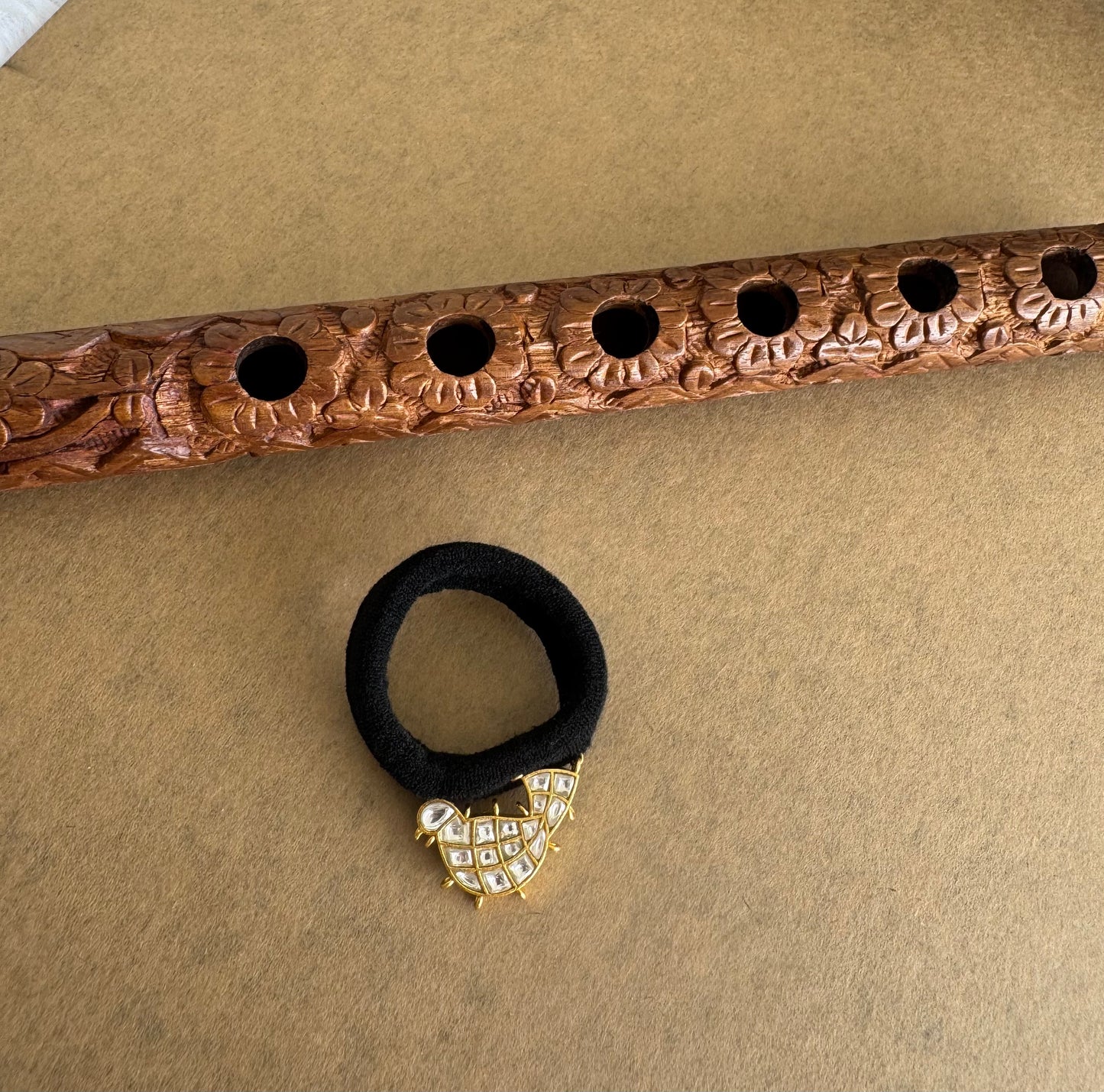 Matte finish white kundan jadau bird hair band dj-51522