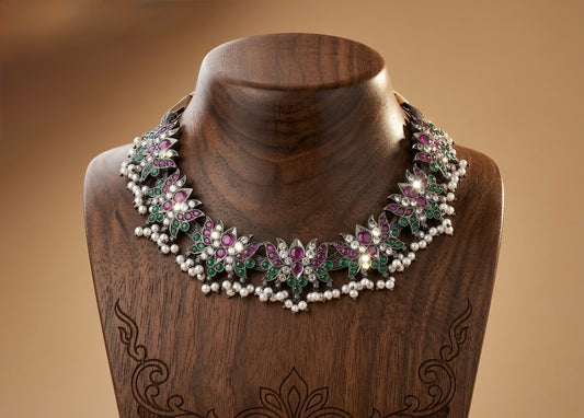 Black finish precious kemp-green pearl lotus necklace dj-52512