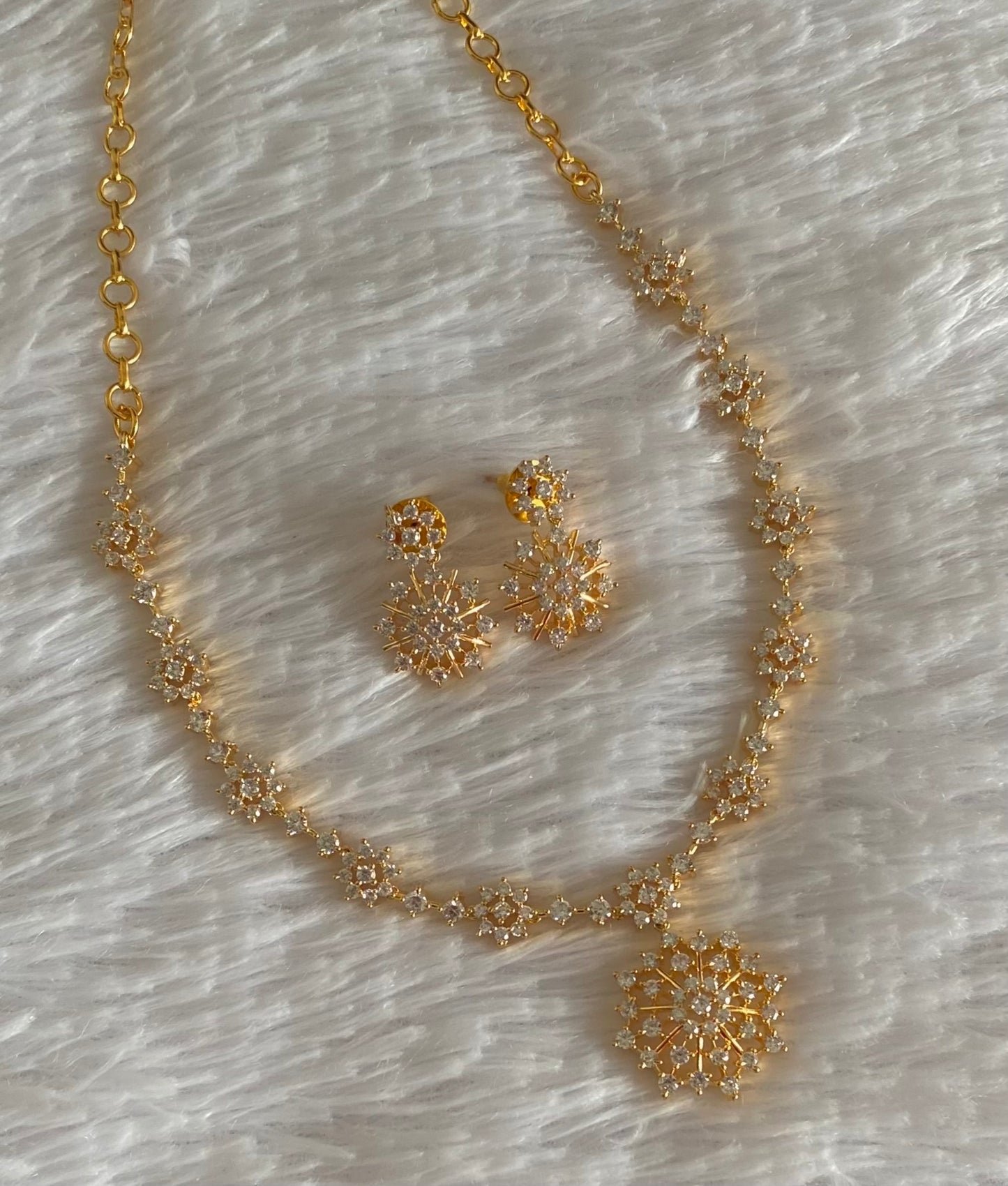 Gold tone cz white stone flower necklace set dj-54341
