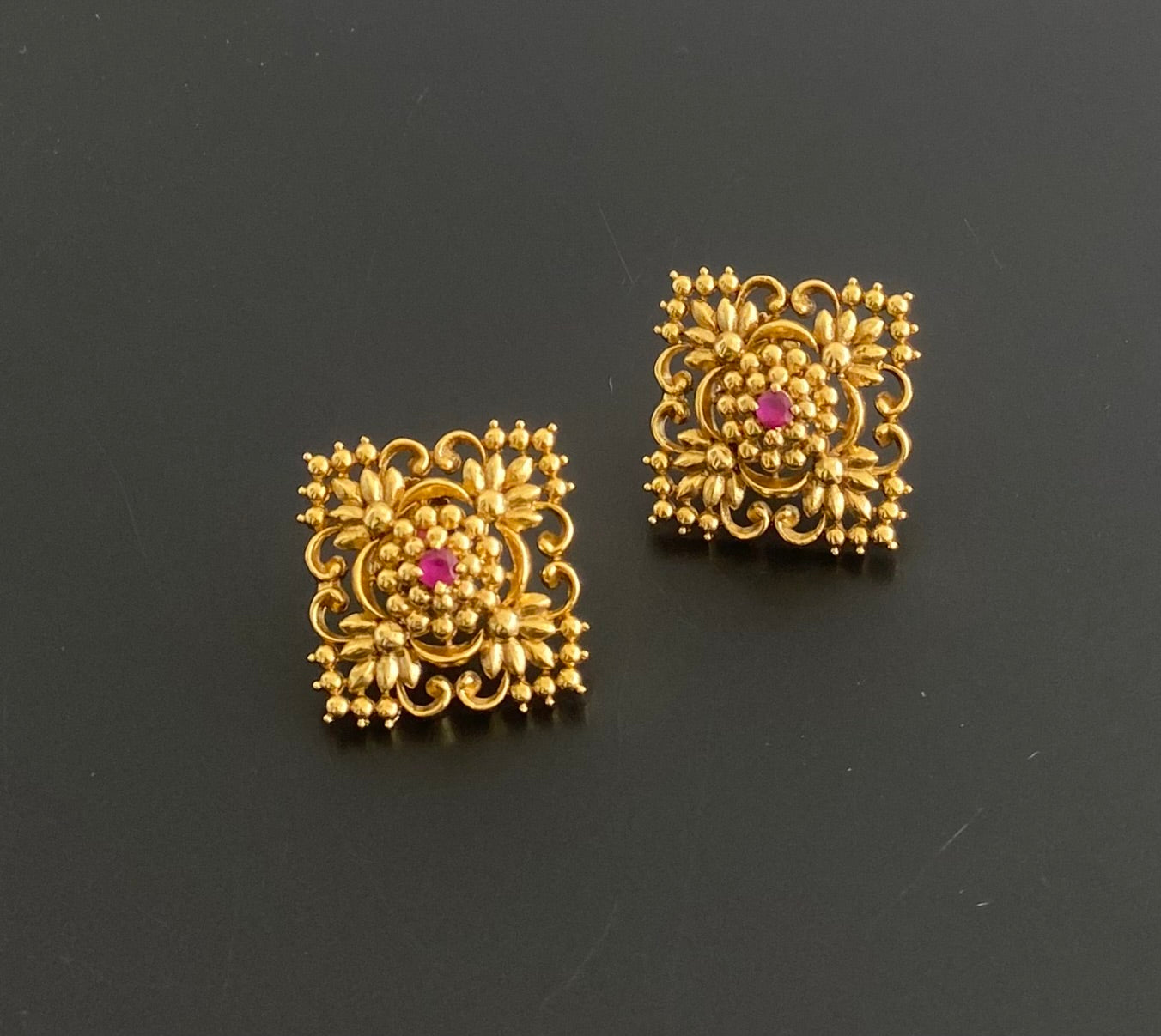 Antique tone pink stone flower stud/earrings dj-53563