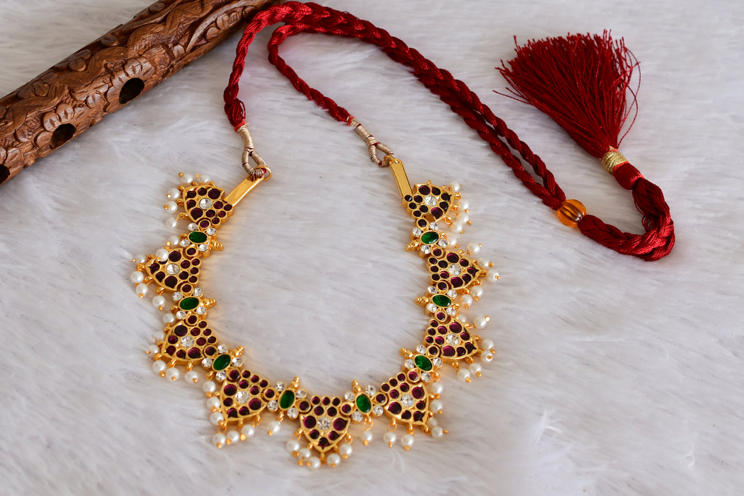 Gold tone precious kemp-green-white pearl necklace dj-52255