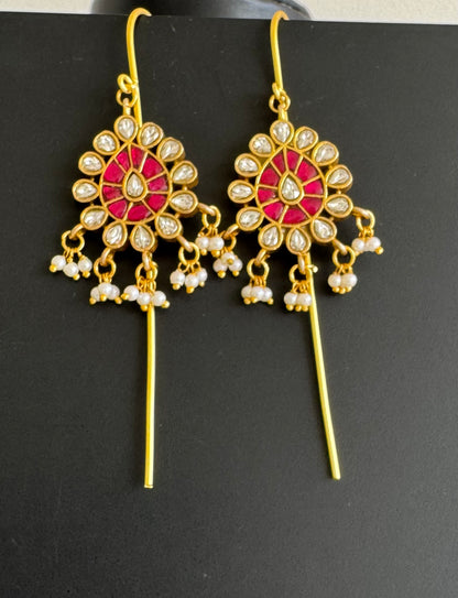 Gold tone pink-white kundan jadau thilak bugadi earrings dj-51137